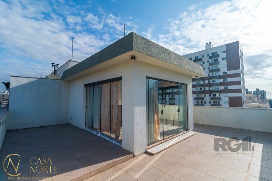 Cobertura à venda com 3 quartos, 211m², 1 suíte, 1 vaga, Rua Coronel Andre Belo no bairro Menino Deus em Porto Alegre