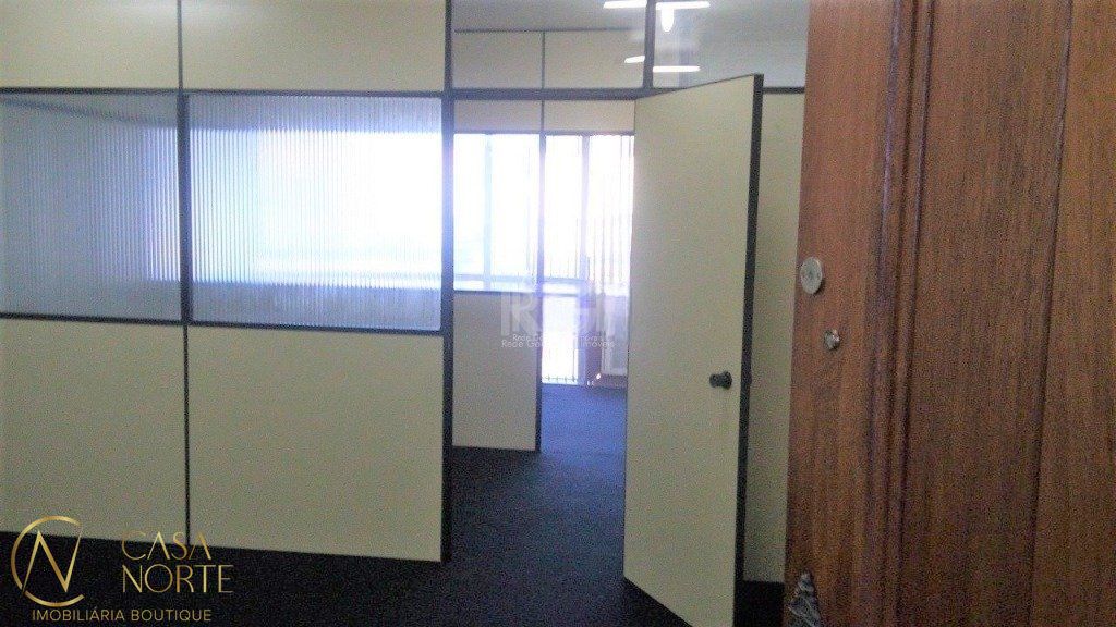 Sala Comercial à venda , 47m², Rua Visconde de Pelotas no bairro Passo da Areia em Porto Alegre