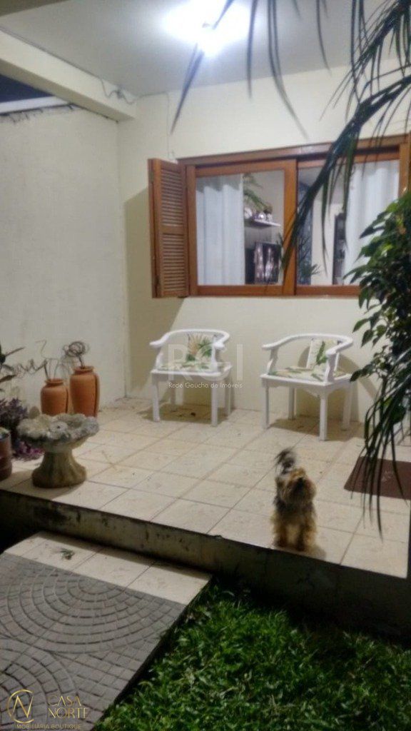 Casa de Condomínio à venda com 3 quartos, 170m², 1 suíte, 2 vagas, Rua Amapa no bairro Vila Nova em Porto Alegre