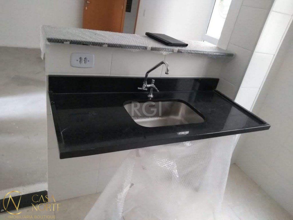 Apartamento à venda com 2 quartos, 45m², 1 vaga, Rua Atilio Supertti no bairro Vila Nova em Porto Alegre