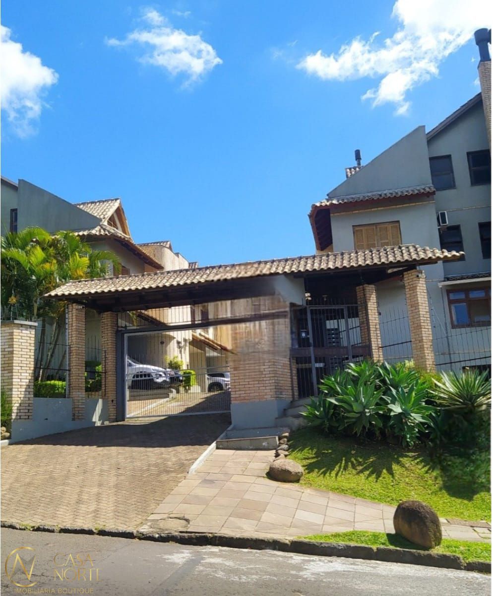 Casa de Condomínio à venda com 3 quartos, 180m², 1 suíte, 2 vagas, Avenida Jacuí no bairro Cristal em Porto Alegre