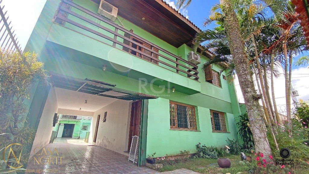 Casa à venda com 5 quartos, 400m², 1 suíte, 3 vagas, Rua Leite de Castro no bairro Jardim Itu em Porto Alegre