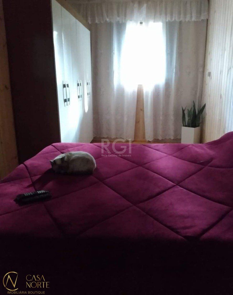 Casa à venda com 3 quartos, 150m², Rua Paulo Rubilar de Farias no bairro Restinga em Porto Alegre