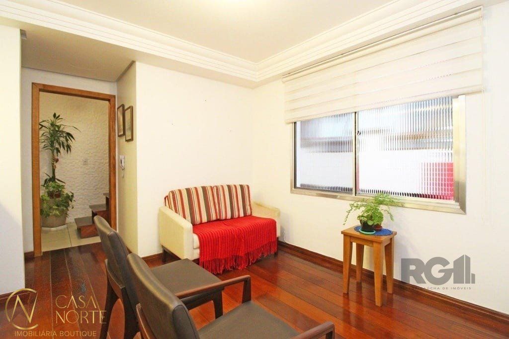 Cobertura à venda com 3 quartos, 134m², 1 suíte, 2 vagas, Rua Veador Porto no bairro Santana em Porto Alegre