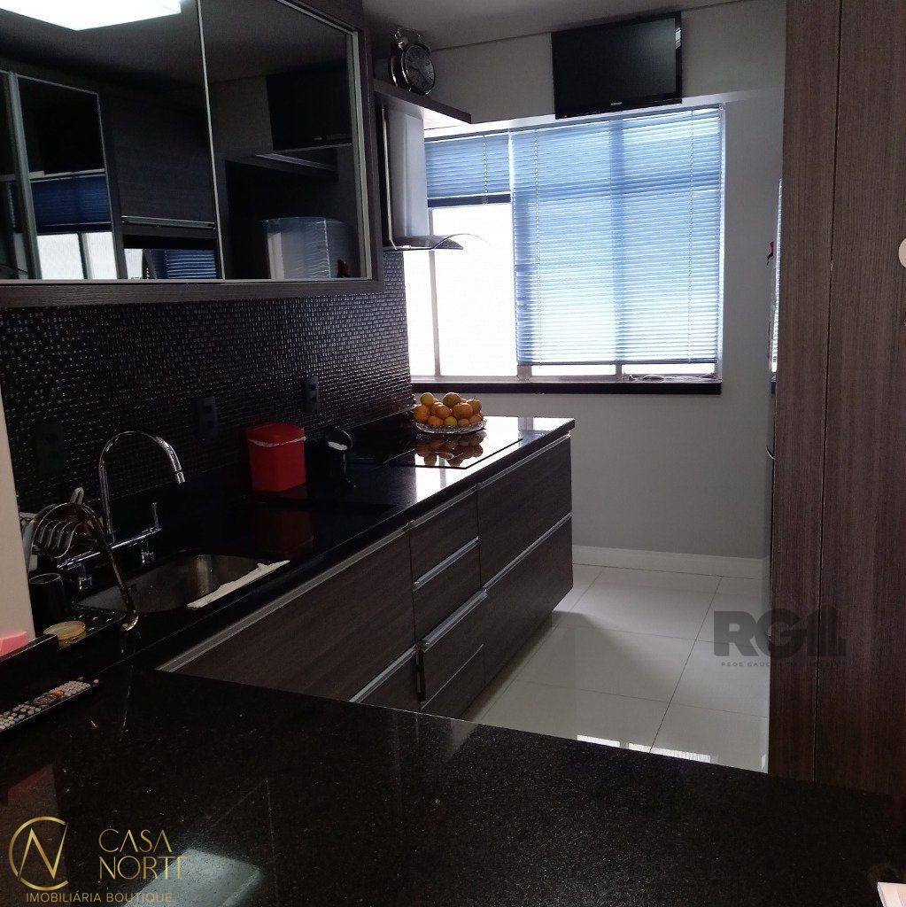 Cobertura à venda com 3 quartos, 133m², 1 suíte, 1 vaga, Rua Eleuterio Araujo no bairro Partenon em Porto Alegre