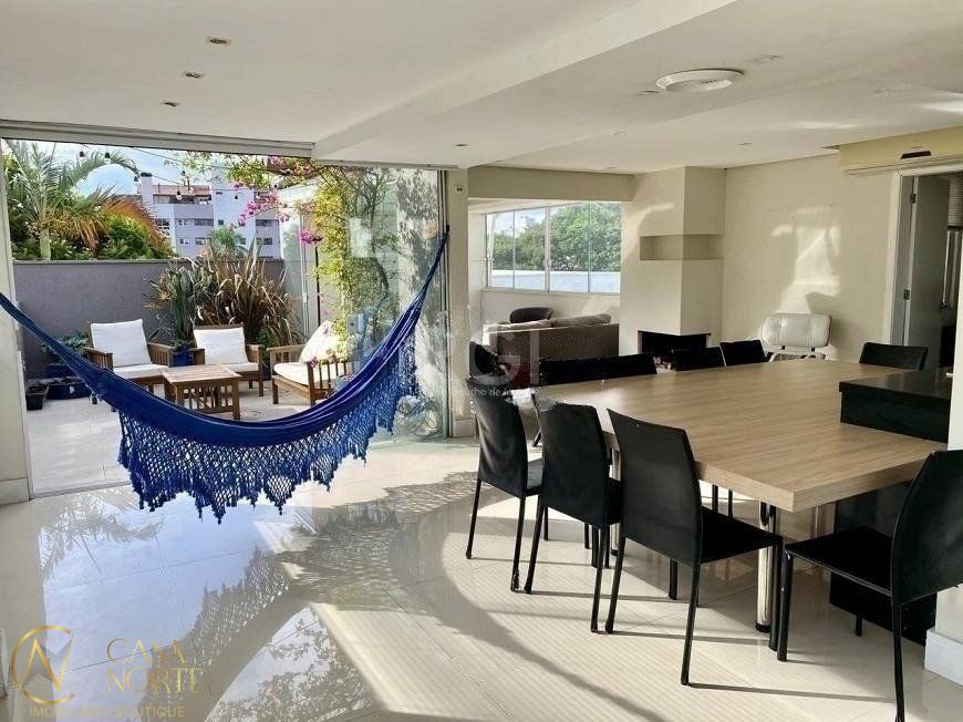 Cobertura à venda com 3 quartos, 171m², 2 vagas, Rua Portugal no bairro São João em Porto Alegre