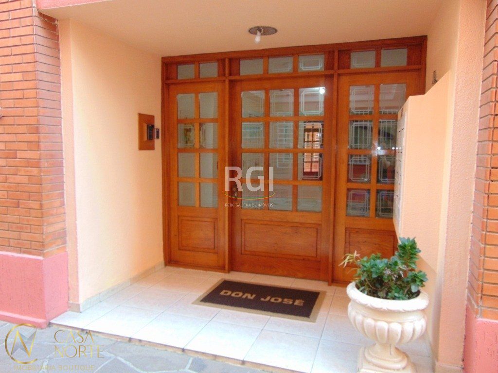 Apartamento à venda com 2 quartos, 60m², Rua Silvério Souto no bairro Teresópolis em Porto Alegre