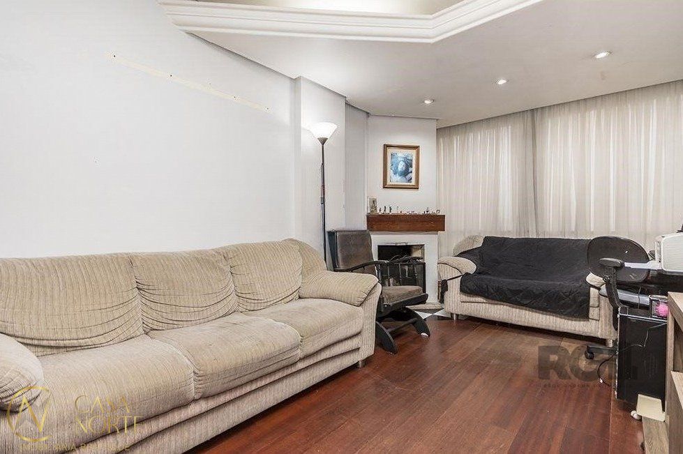 Cobertura à venda com 3 quartos, 145m², 1 suíte, 2 vagas, Rua Sape no bairro Passo da Areia em Porto Alegre