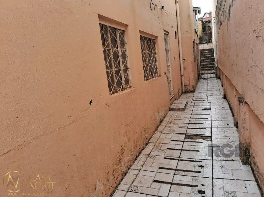 Casa à venda com 3 quartos, 95m², 2 vagas, Rua Israel no bairro Vila Jardim em Porto Alegre