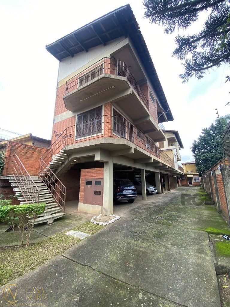 Apartamento à venda com 3 quartos, 127m², 1 suíte, 4 vagas, Rua Professor Clemente Pinto no bairro Medianeira em Porto Alegre
