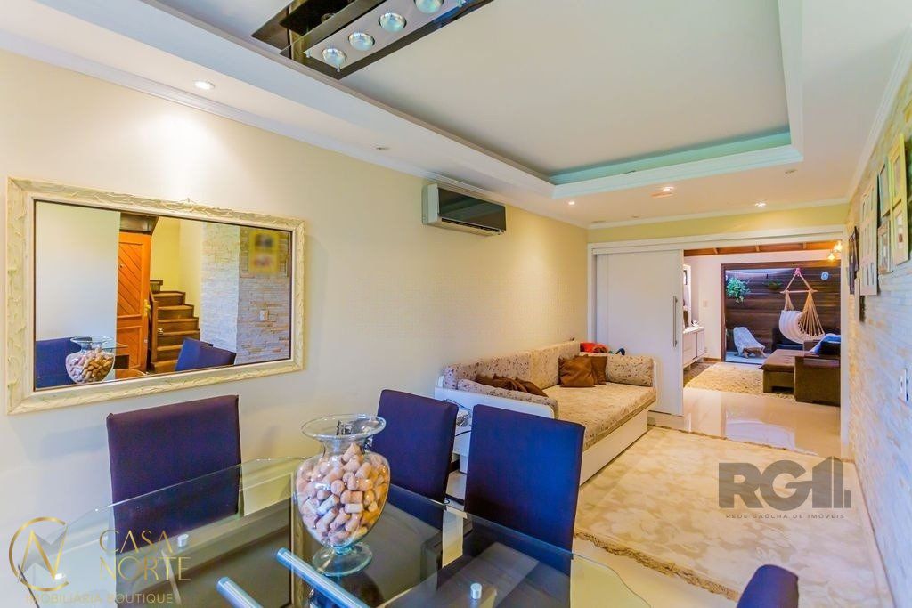 Casa de Condomínio à venda com 3 quartos, 155m², 1 suíte, 4 vagas, Avenida da Serraria no bairro Espírito Santo em Porto Alegre