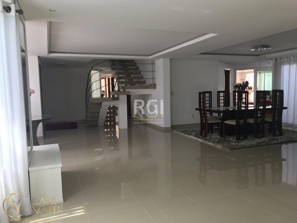 Casa à venda com 6 quartos, 493m², 4 suítes, 3 vagas, Rua Monte Bonito no bairro Jardim Floresta em Porto Alegre