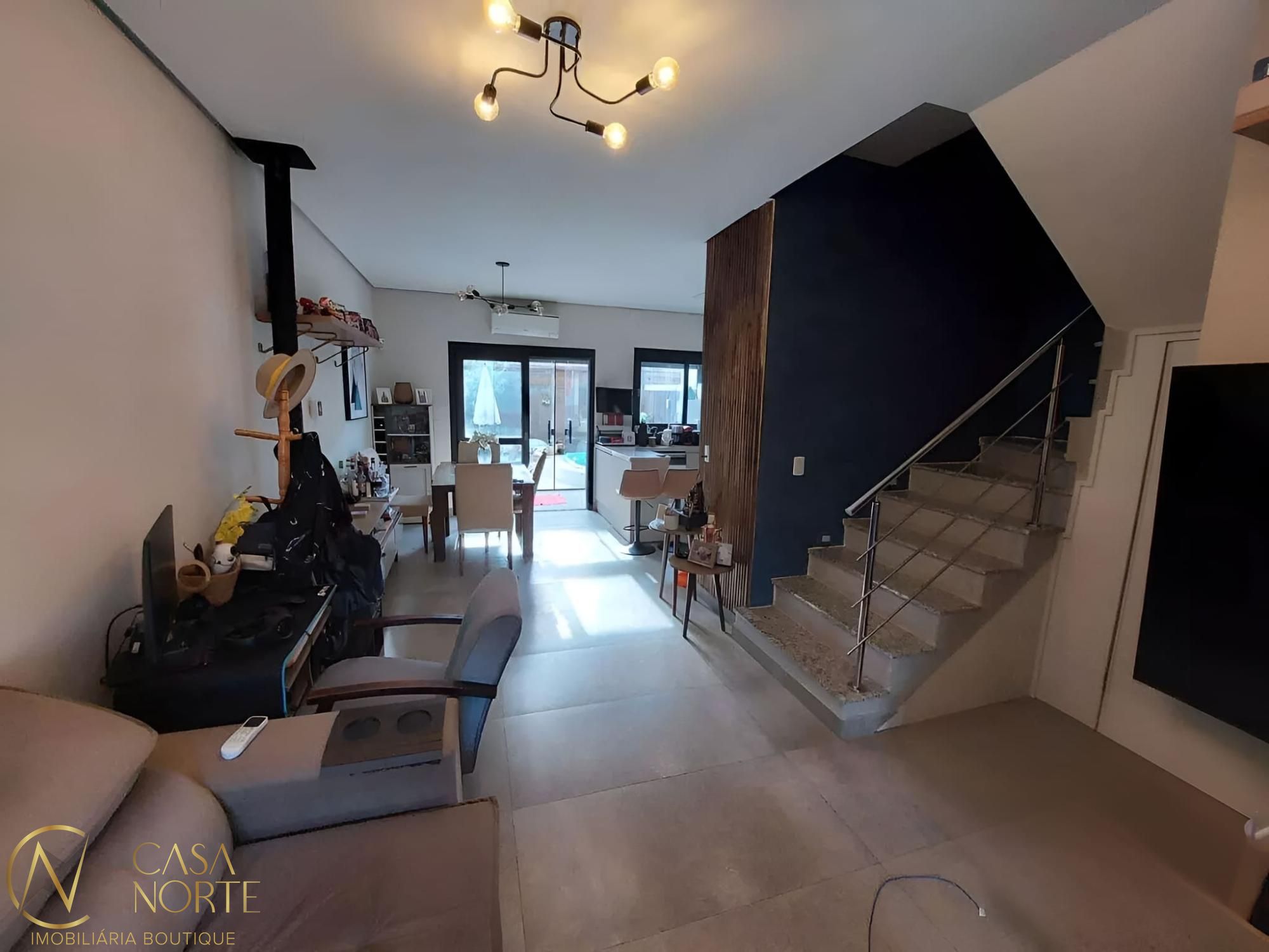 Casa à venda com 3 quartos, 149m², 1 suíte, 1 vaga, Rua Pau-Brasil no bairro Hípica em Porto Alegre