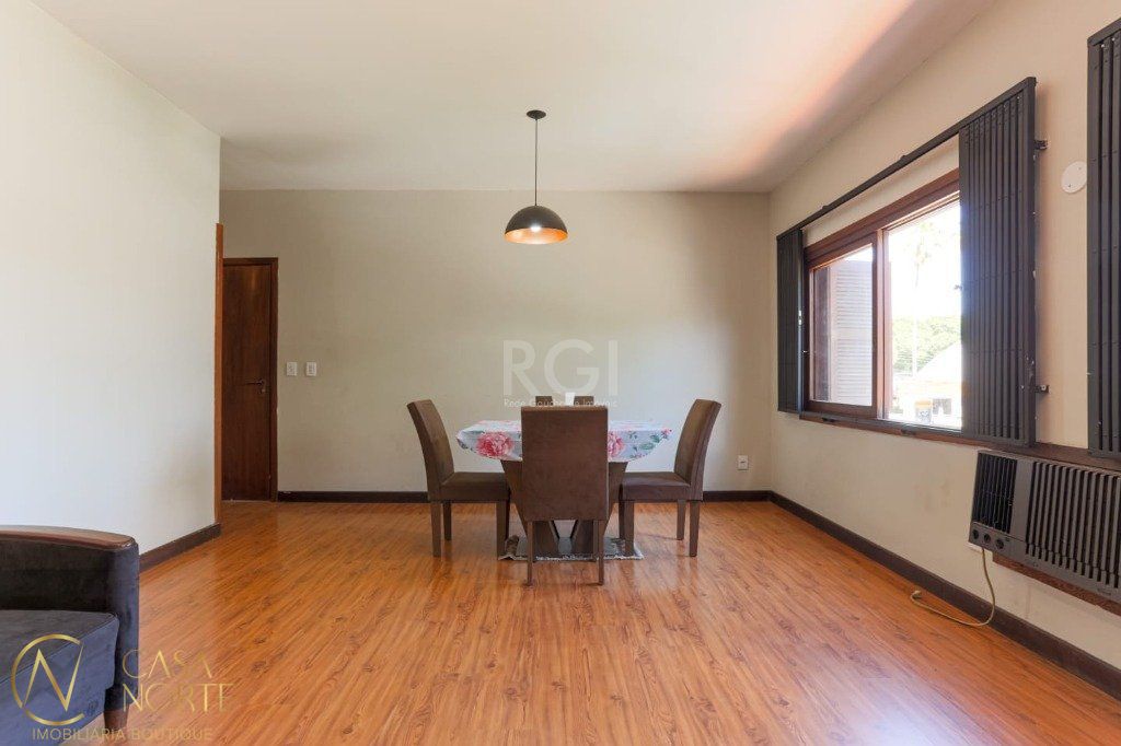 Apartamento à venda com 2 quartos, 95m², 1 suíte, Rua Domingos Crescencio no bairro Santana em Porto Alegre