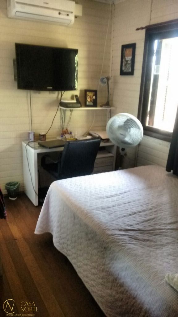 Casa à venda com 3 quartos, 157m², 4 vagas, Avenida Engenheiro Ludolfo Boehl no bairro Teresópolis em Porto Alegre