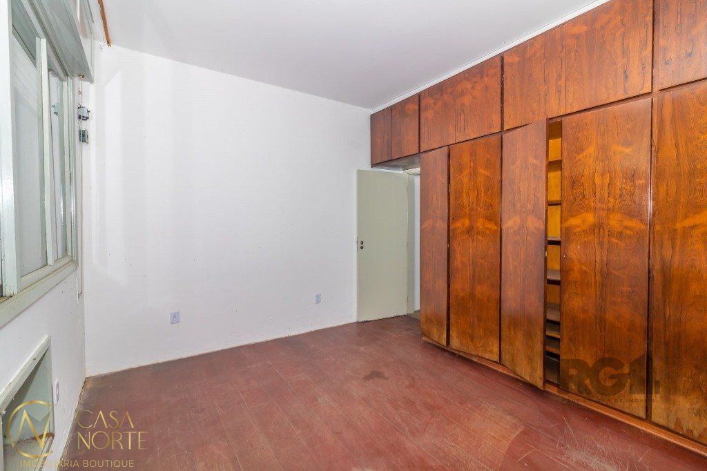 Casa à venda com 5 quartos, 116m², 2 vagas, Avenida Venâncio Aires no bairro Farroupilha em Porto Alegre