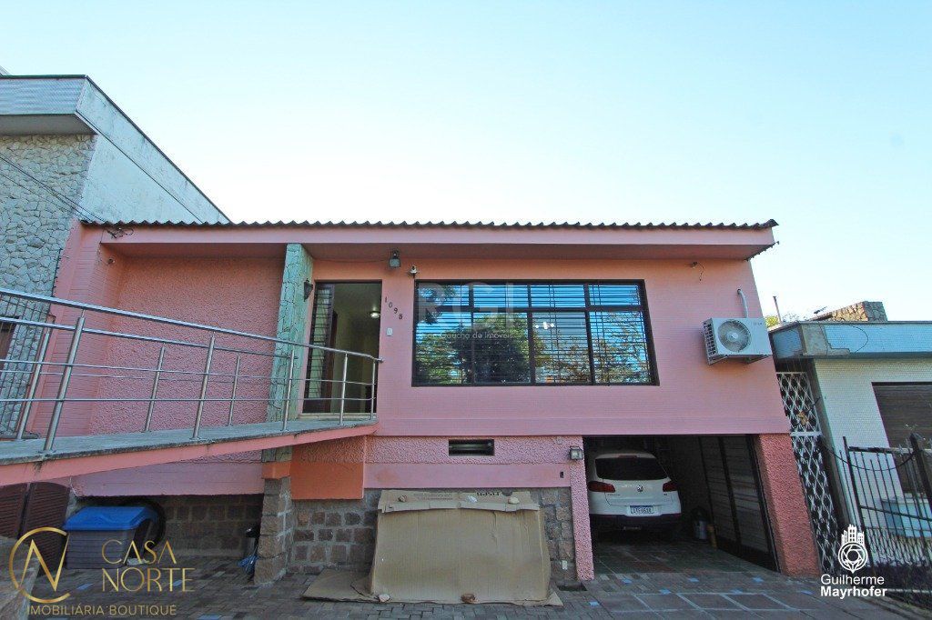 Casa à venda com 5 quartos, 500m², 2 suítes, 5 vagas, Rua Silveiro no bairro Menino Deus em Porto Alegre