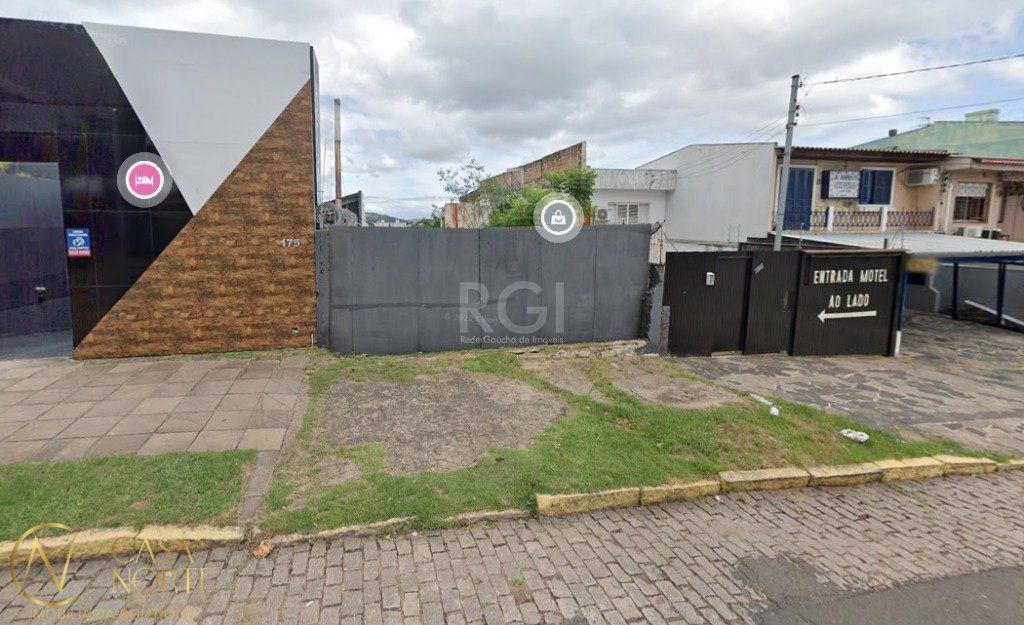Terreno à venda  com 693m², Rua Caldre e Fiao no bairro Santo Antônio em Porto Alegre