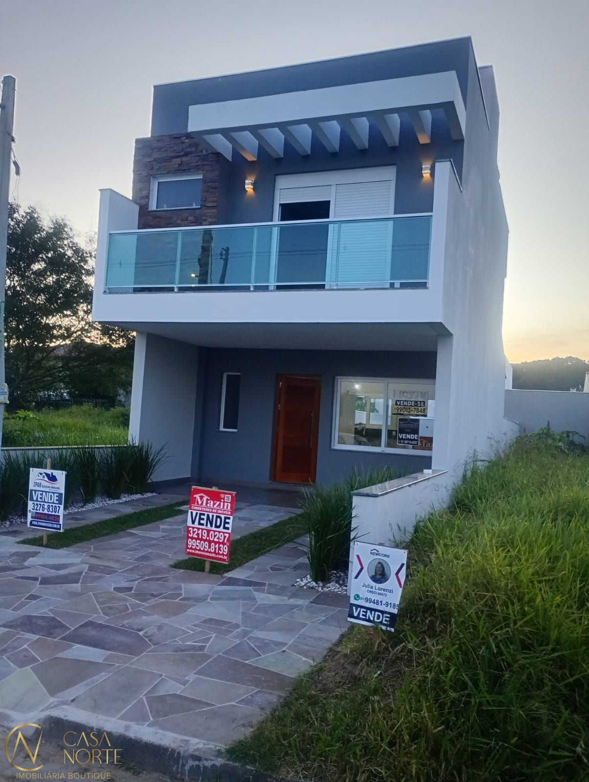Casa à venda com 3 quartos, 119m², 1 suíte, 2 vagas, Rua Jorge Babot Miranda no bairro Aberta dos Morros em Porto Alegre