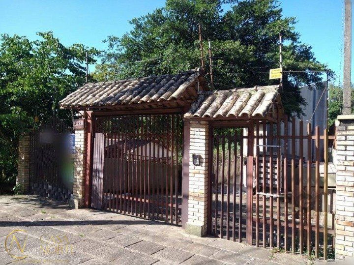 Casa de Condomínio à venda com 3 quartos, 135m², 1 vaga, Rua Professor Carvalho Freitas no bairro Teresópolis em Porto Alegre
