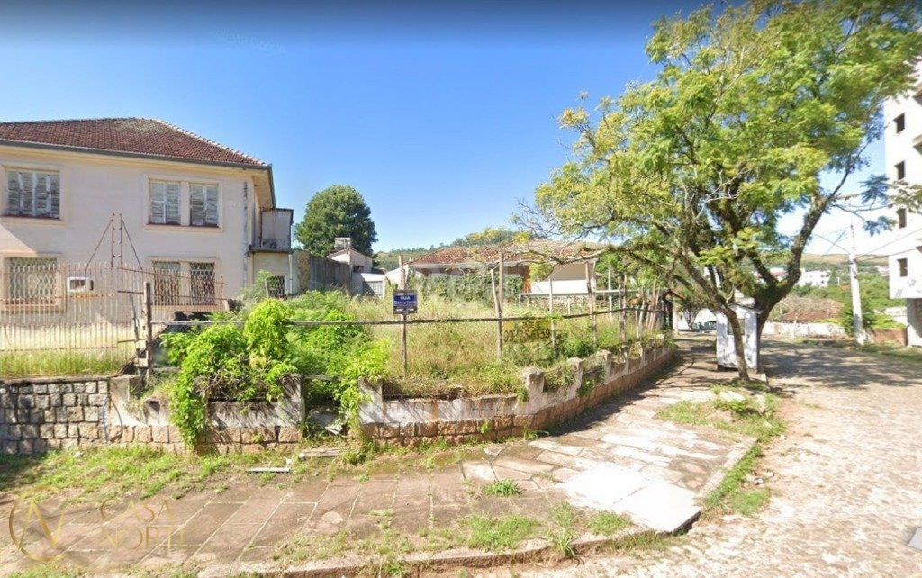 Terreno à venda  com 204m², Rua Cesar de Castro no bairro Teresópolis em Porto Alegre