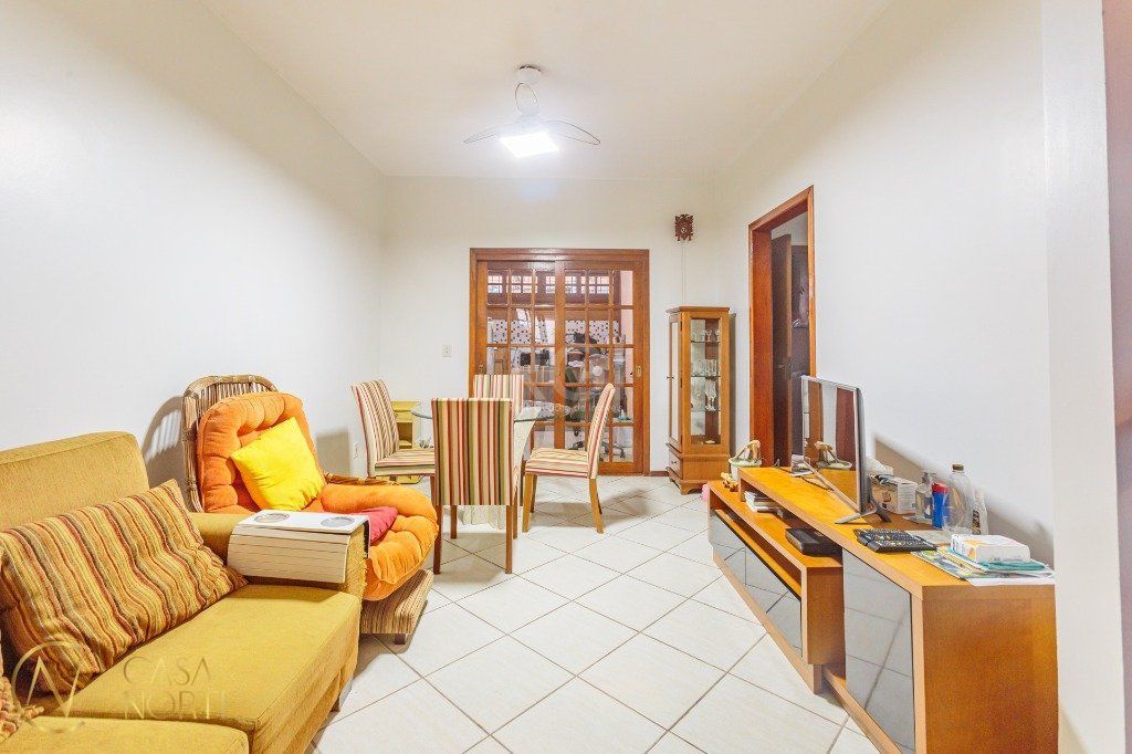 Casa de Condomínio à venda com 3 quartos, 160m², 1 suíte, 2 vagas, Rua Irmao Augusto Duflot no bairro Serraria em Porto Alegre