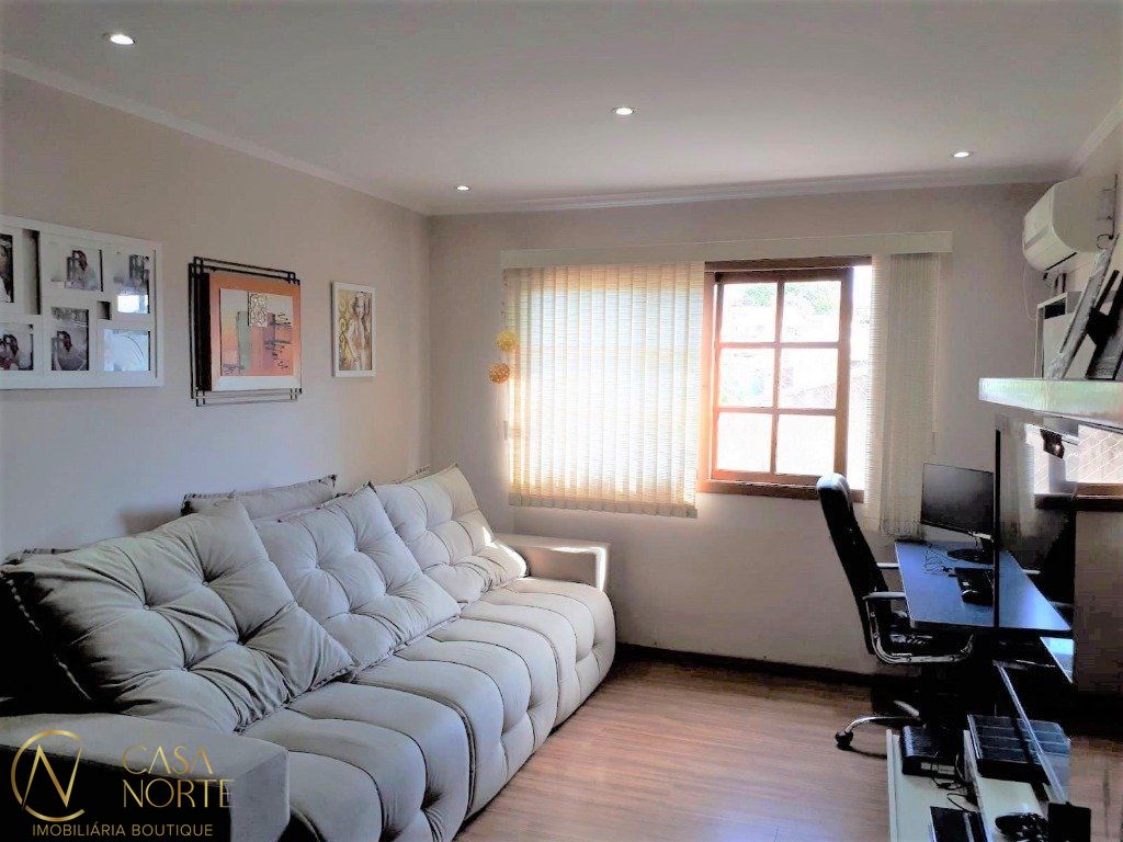 Apartamento à venda com 2 quartos, 67m², 1 vaga, Rua Cangussu no bairro Nonoai em Porto Alegre