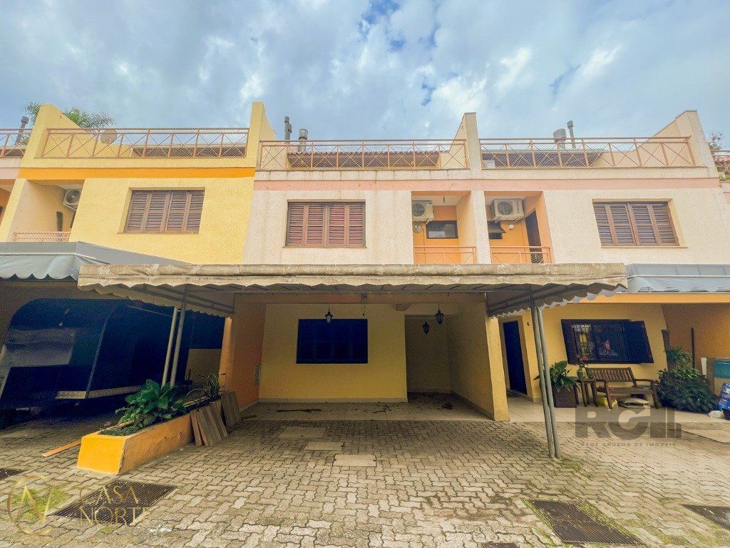 Casa de Condomínio à venda com 3 quartos, 184m², 1 suíte, 2 vagas, Avenida Engenheiro Ludolfo Boehl no bairro Teresópolis em Porto Alegre