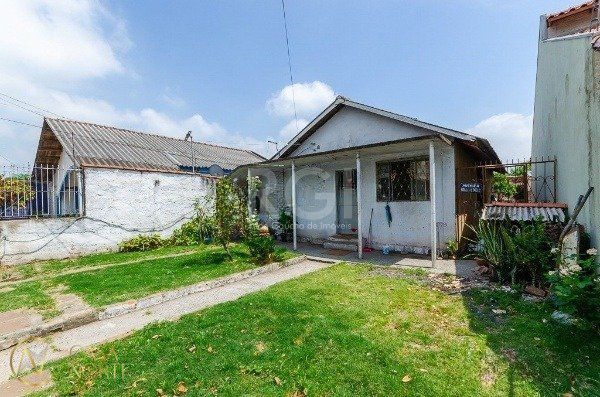 Casa à venda com 4 quartos, 113m², 1 vaga, Avenida Souza Melo no bairro Sarandi em Porto Alegre