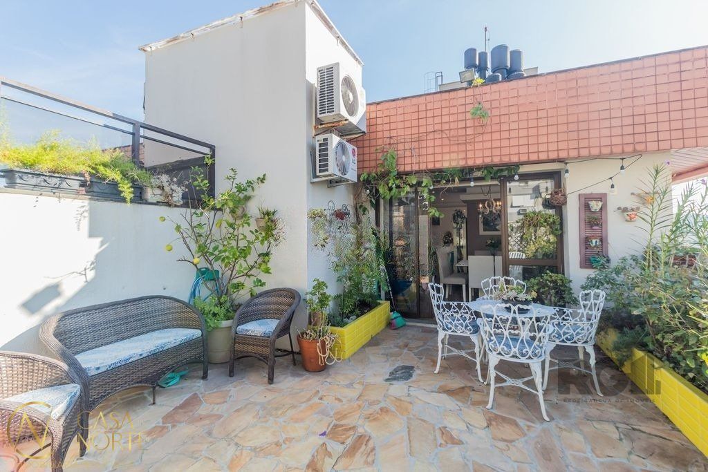 Cobertura à venda com 3 quartos, 188m², 1 suíte, 2 vagas, Rua Vicente da Fontoura no bairro Rio Branco em Porto Alegre