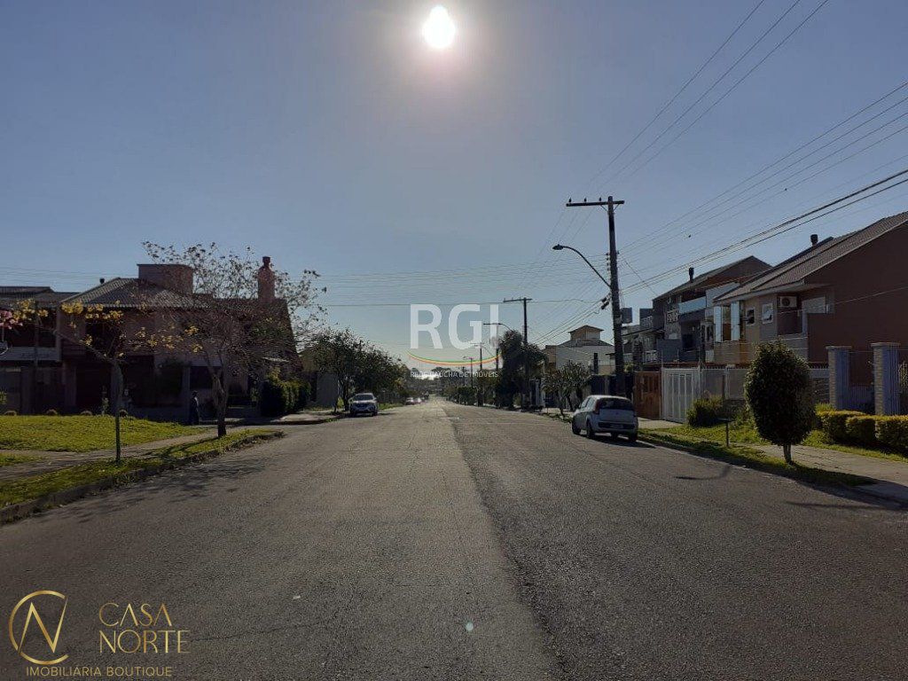 Terreno à venda  com 230m², Rua Doutor Sergio de Figueiredo no bairro Guarujá em Porto Alegre