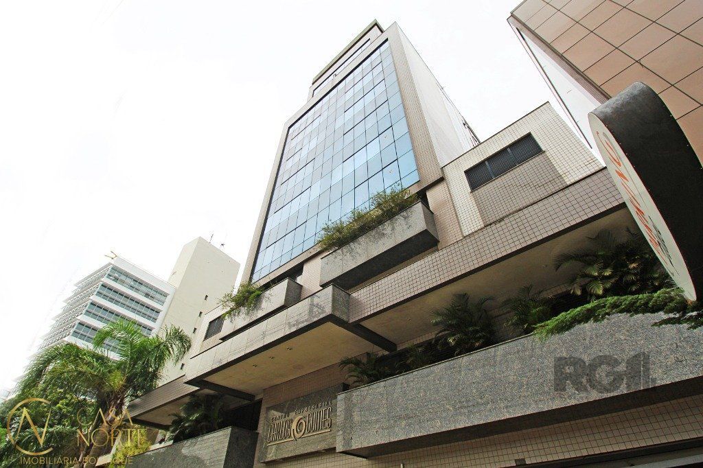 Sala Comercial à venda , 112m², Avenida Carlos Gomes no bairro Auxiliadora em Porto Alegre