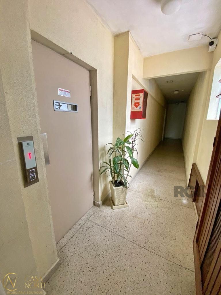Apartamento à venda com 2 quartos, 75m², Avenida Clemenciano Barnasque no bairro Teresópolis em Porto Alegre