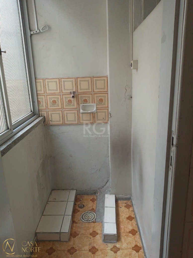 Apartamento à venda com 2 quartos, 50m², 1 vaga, Avenida Chui no bairro Cristal em Porto Alegre