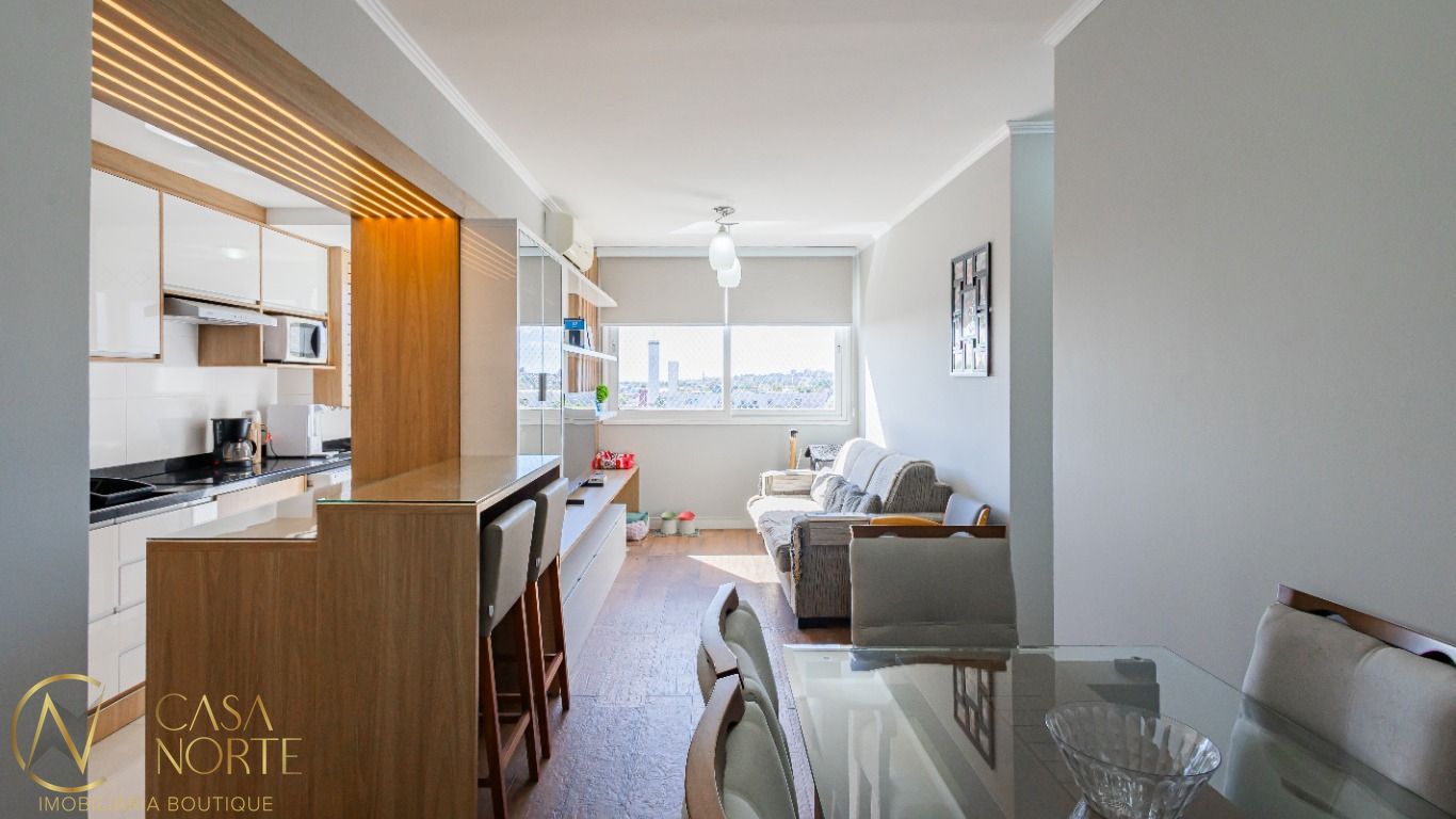 Apartamento à venda com 2 quartos, 59m², 1 suíte, 1 vaga, Rua Augusto Severo no bairro São João em Porto Alegre