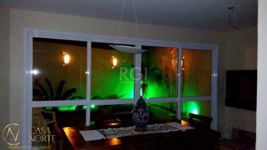 Casa de Condomínio à venda com 3 quartos, 350m², 2 suítes, 2 vagas, Rua Conrado Ferrari no bairro Jardim Isabel em Porto Alegre