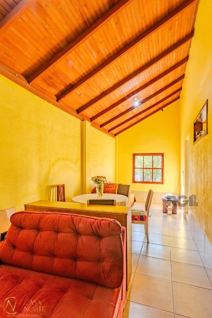 Casa à venda com 2 quartos, 157m², 3 vagas, Avenida Juca Batista no bairro Hípica em Porto Alegre