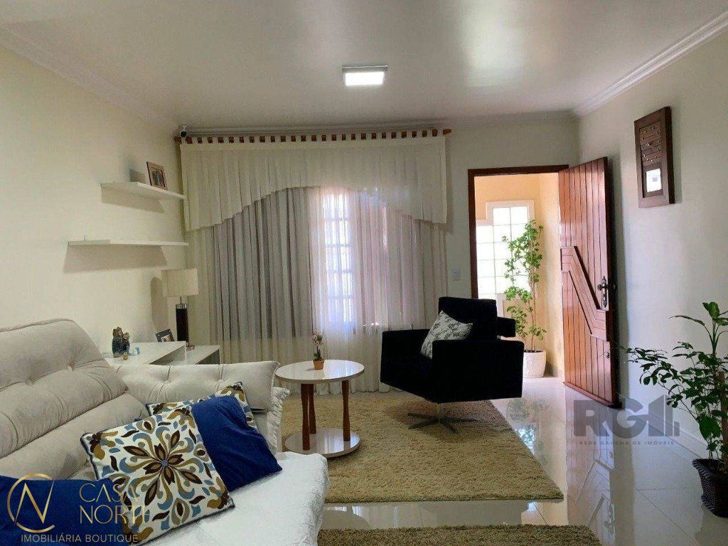 Casa à venda com 4 quartos, 229m², 1 suíte, 2 vagas, Travessa Costa Luiz no bairro Vila São José em Porto Alegre