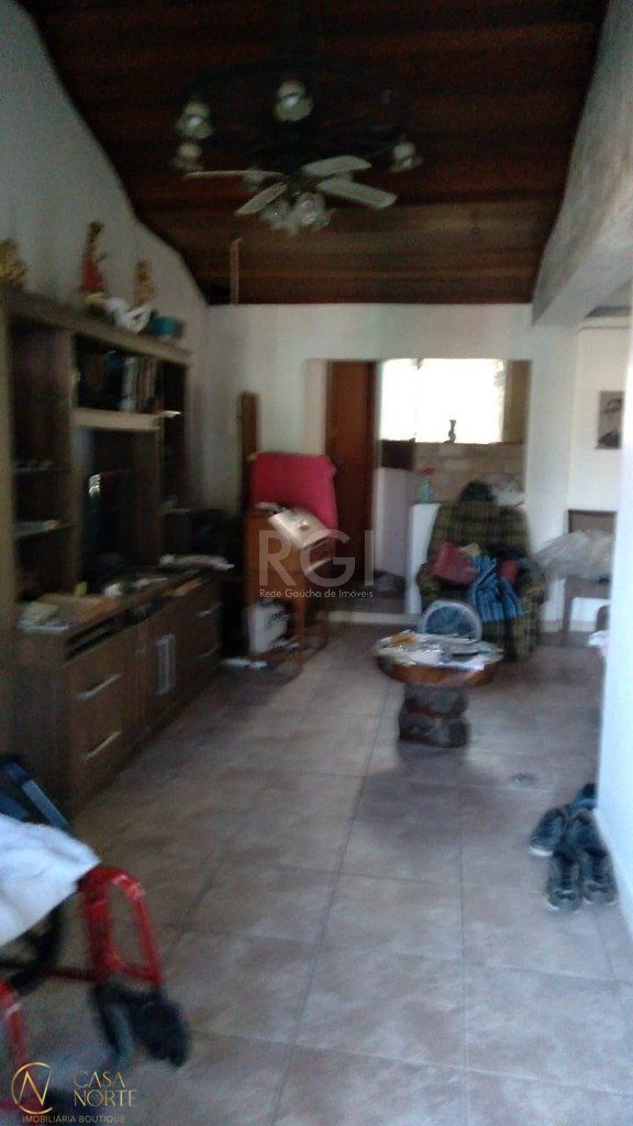 Casa à venda com 2 quartos, 200m², 1 suíte, 2 vagas, Rua Augusto Belloli no bairro Teresópolis em Porto Alegre