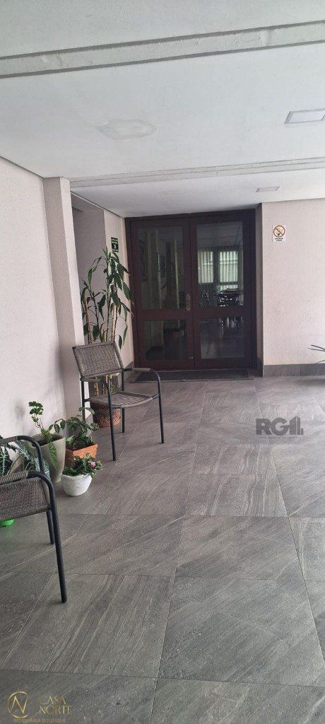 Cobertura à venda com 3 quartos, 250m², 1 suíte, 2 vagas, Rua Guararapes no bairro Petrópolis em Porto Alegre