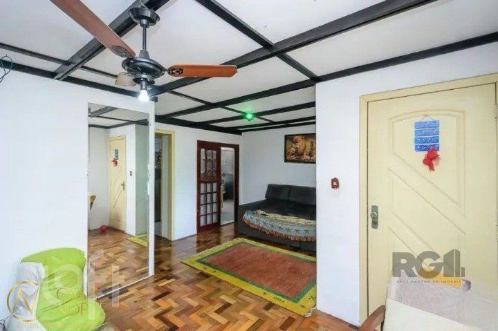 Casa à venda com 4 quartos, 93m², 2 vagas, Rua Doutor Vargas Neto no bairro Jardim Leopoldina em Porto Alegre