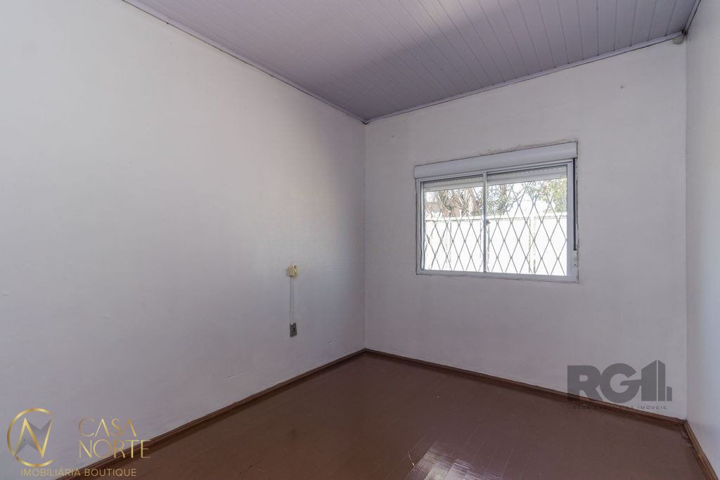 Casa à venda com 5 quartos, 160m², 3 vagas, Avenida Toledo Piza no bairro Sarandi em Porto Alegre