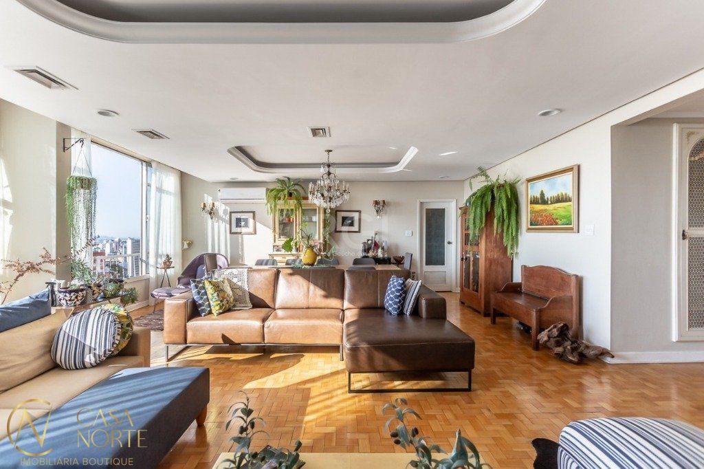 Apartamento à venda com 4 quartos, 207m², 1 vaga, Praça Dom Feliciano no bairro Centro Histórico em Porto Alegre