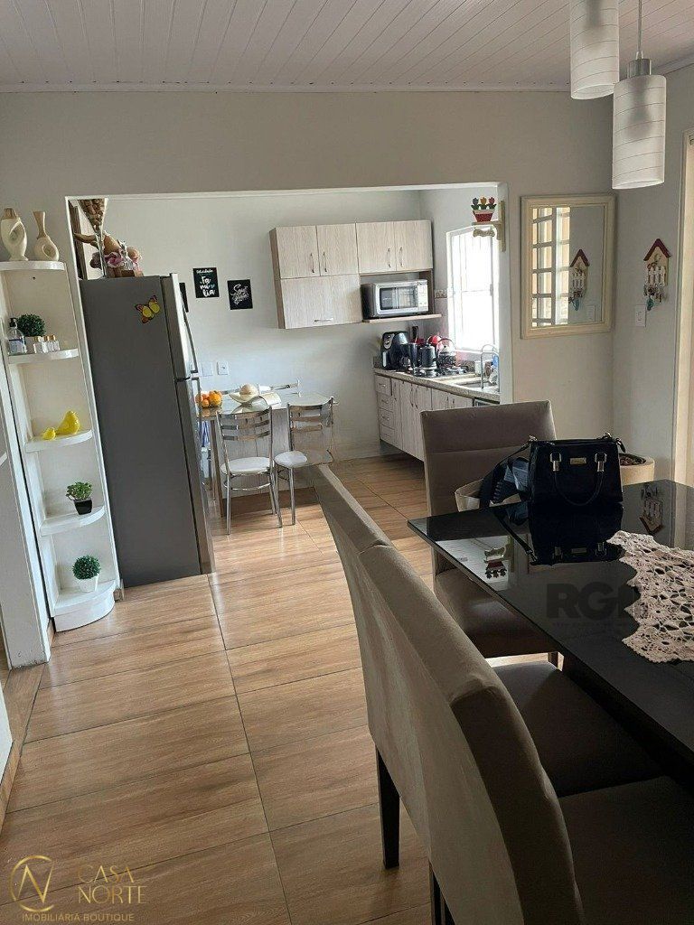 Casa à venda com 3 quartos, 155m², 2 vagas, Avenida Engenheiro Ludolfo Boehl no bairro Teresópolis em Porto Alegre