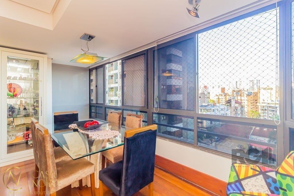 Cobertura à venda com 3 quartos, 175m², 1 suíte, 2 vagas, Rua Carlos Gardel no bairro Bela Vista em Porto Alegre