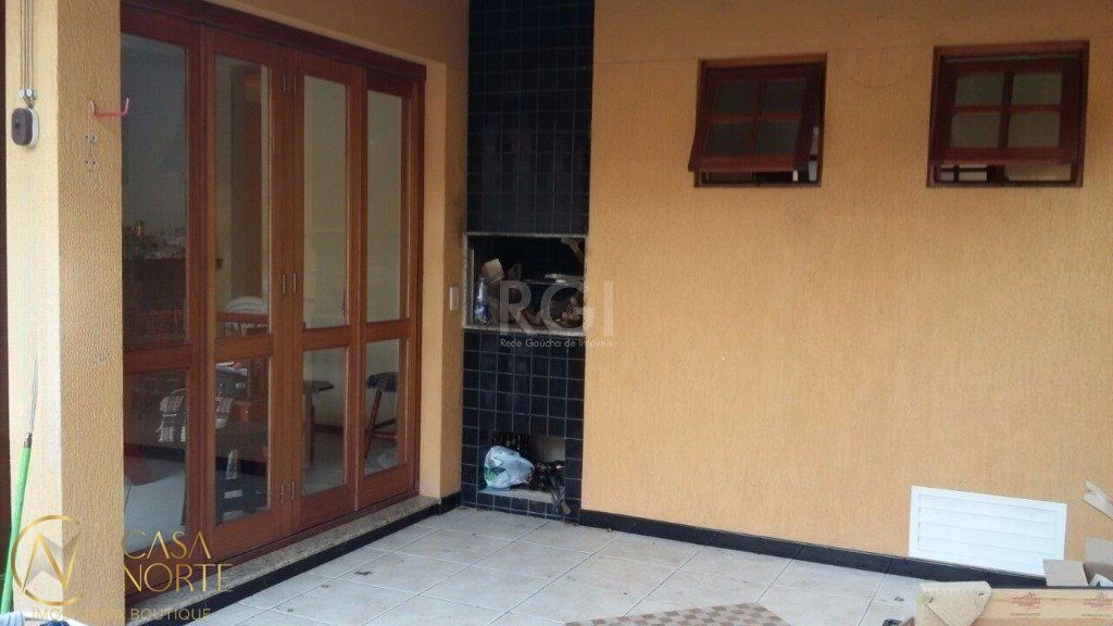 Casa à venda com 3 quartos, 250m², 1 suíte, 2 vagas, Rua Afonso Rodrigues no bairro Jardim  Botânico em Porto Alegre
