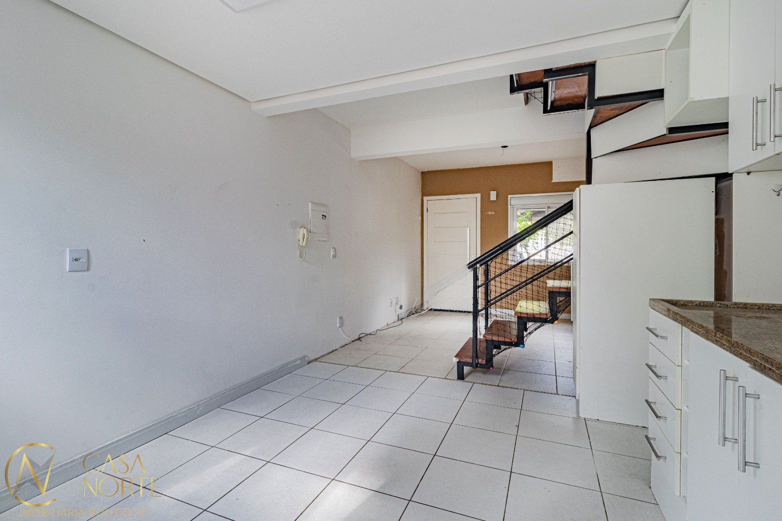 Casa de Condomínio à venda com 3 quartos, 99m², 1 suíte, 1 vaga, Avenida Juca Batista no bairro Cavalhada em Porto Alegre