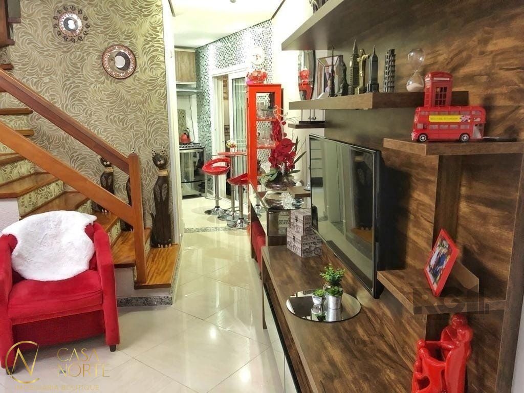 Casa de Condomínio à venda com 3 quartos, 114m², 1 suíte, 2 vagas, Avenida Ecoville no bairro Sarandi em Porto Alegre