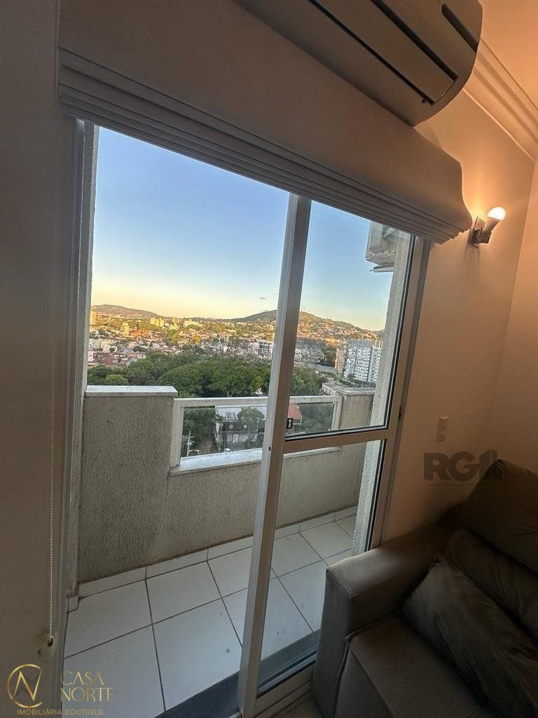 Apartamento à venda com 2 quartos, 60m², 1 vaga, Avenida Teresópolis no bairro Teresópolis em Porto Alegre