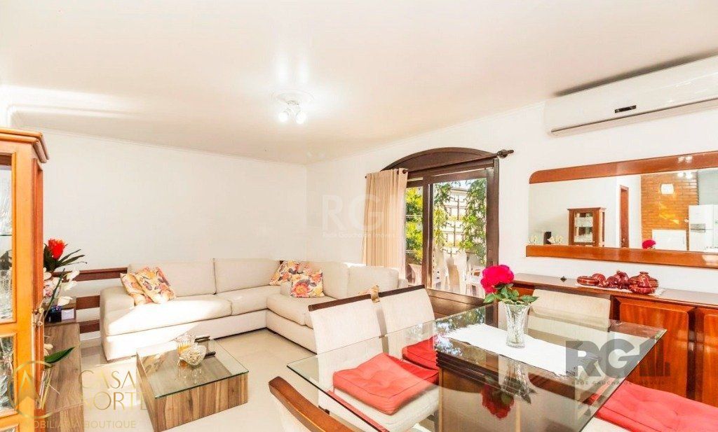 Casa à venda com 5 quartos, 266m², 1 suíte, 5 vagas, Avenida Ceara no bairro São João em Porto Alegre